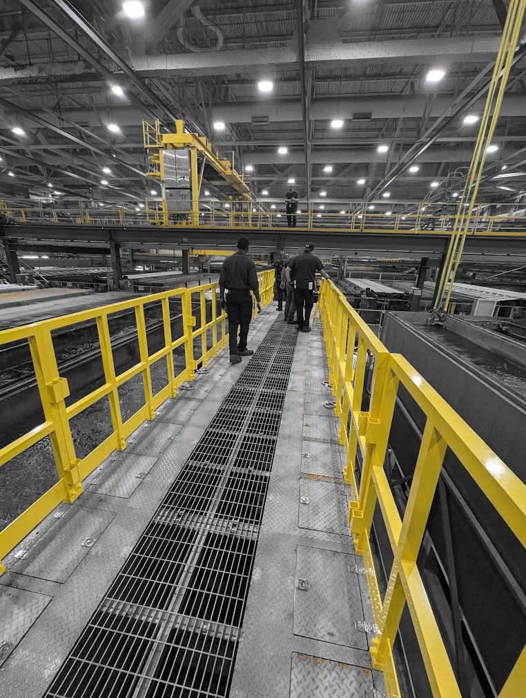 Process tank crossover catwalk